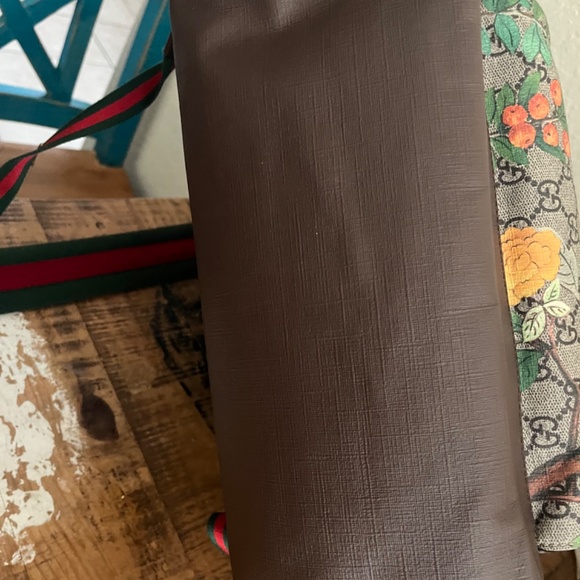 Authentic GUCCI GG Supreme Monogram Tian Backpack - Picture 3 of 4